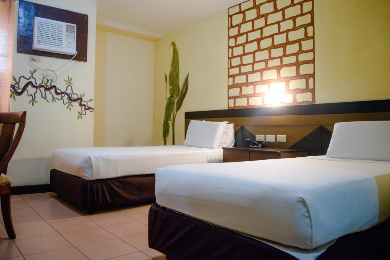Country Village Hotel Cagayan de Oro Exteriör bild