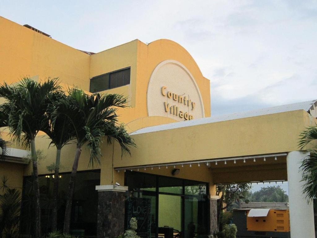 Country Village Hotel Cagayan de Oro Exteriör bild