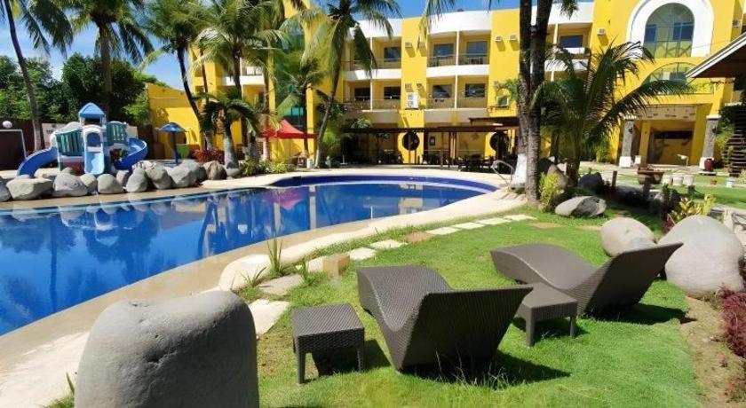 Country Village Hotel Cagayan de Oro Exteriör bild