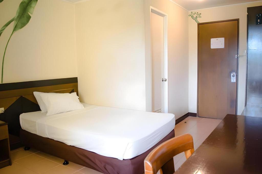 Country Village Hotel Cagayan de Oro Exteriör bild