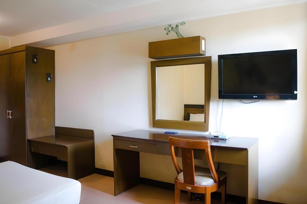 Country Village Hotel Cagayan de Oro Exteriör bild