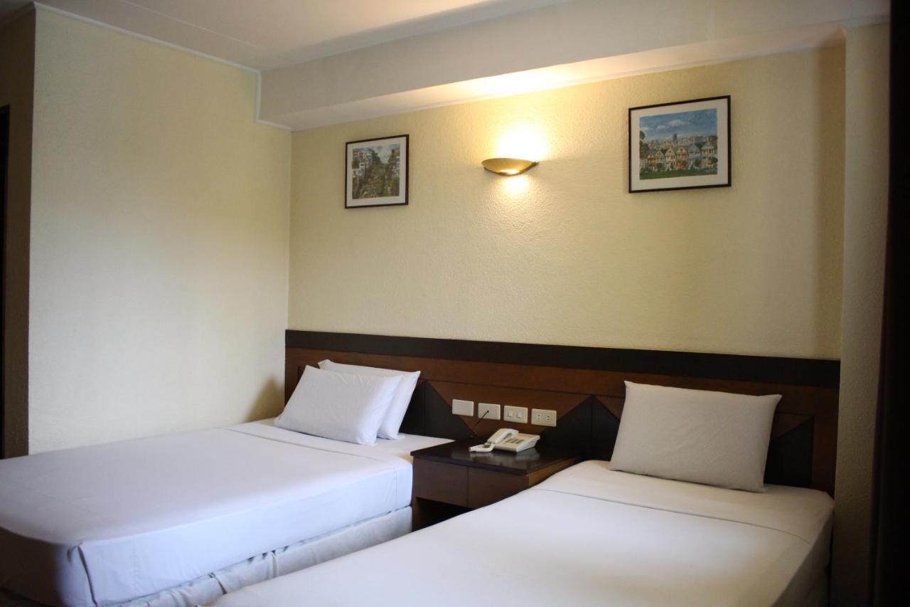 Country Village Hotel Cagayan de Oro Exteriör bild