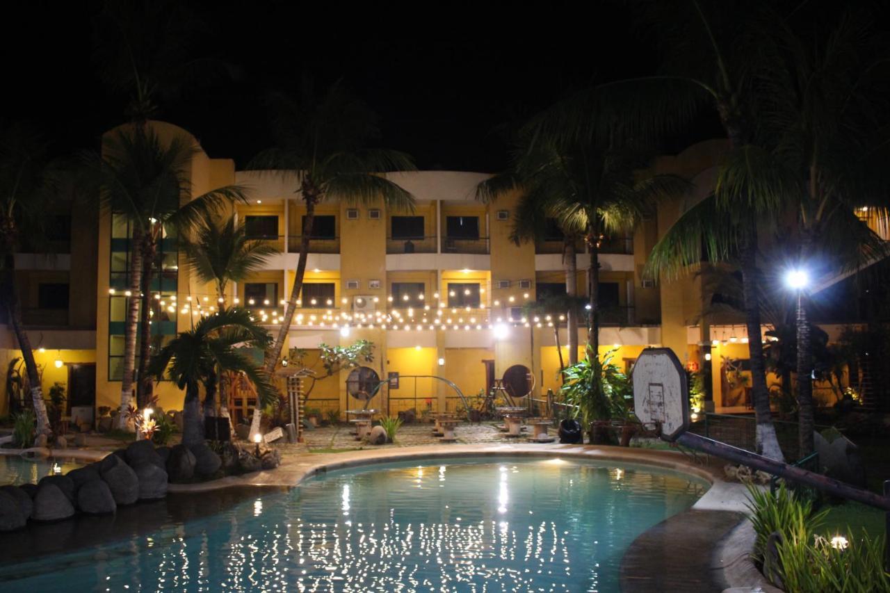 Country Village Hotel Cagayan de Oro Exteriör bild