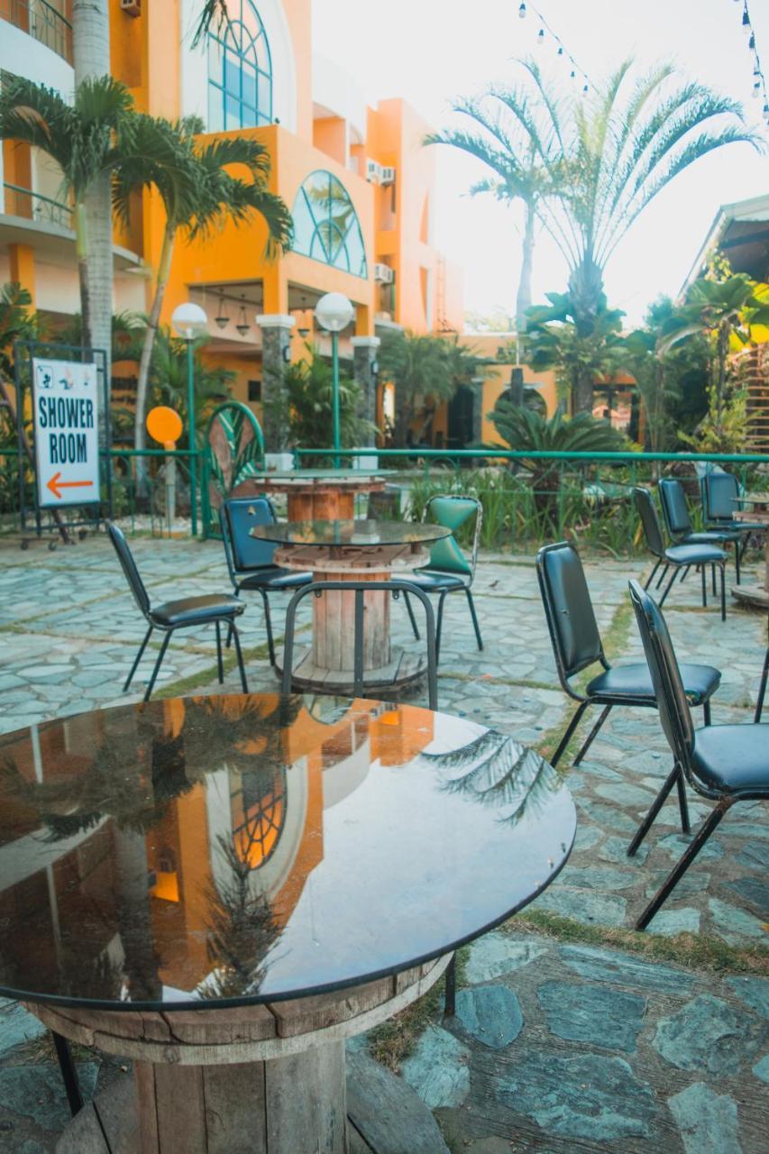 Country Village Hotel Cagayan de Oro Exteriör bild